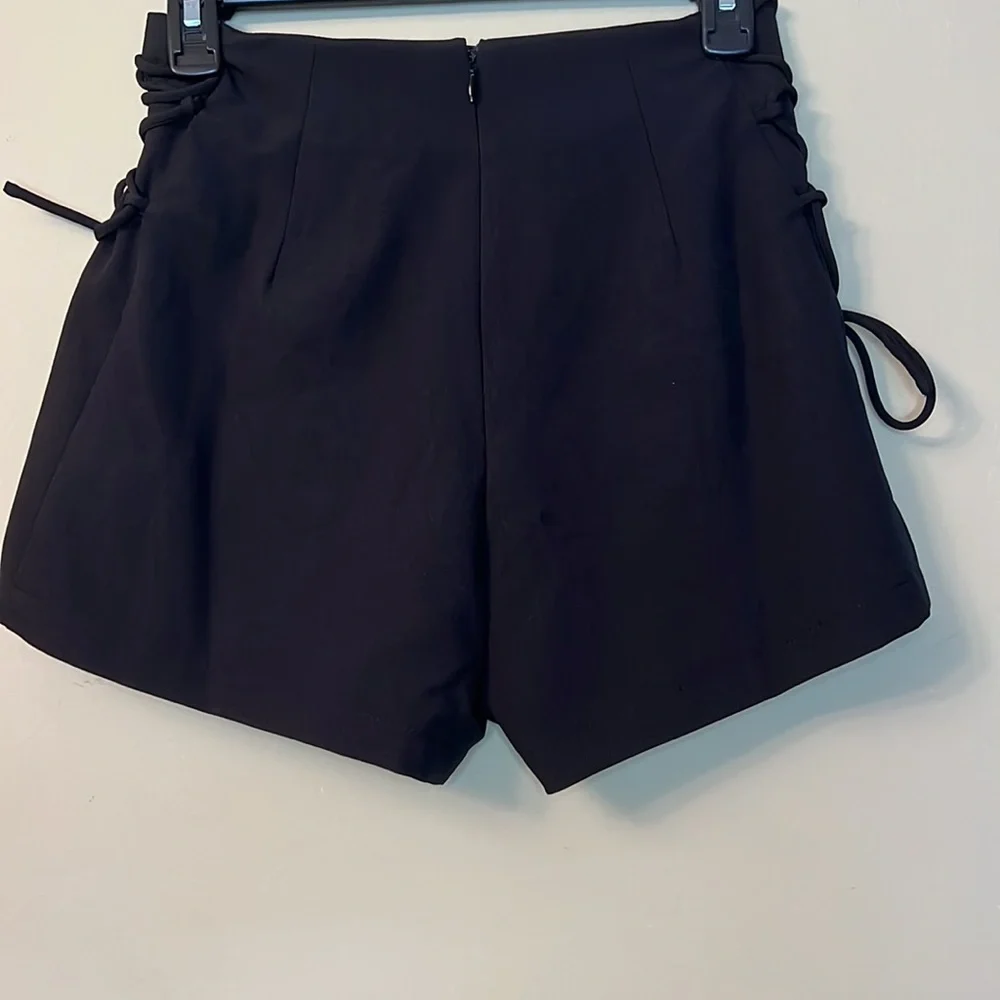 Shorts - Picture 6 of 6
